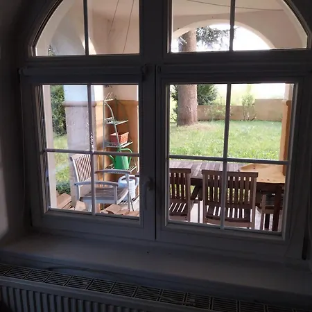 Apartment Mit Garten